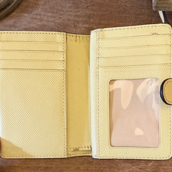 Coach Light Yellow Leather Wallet - Picture 3 of 10